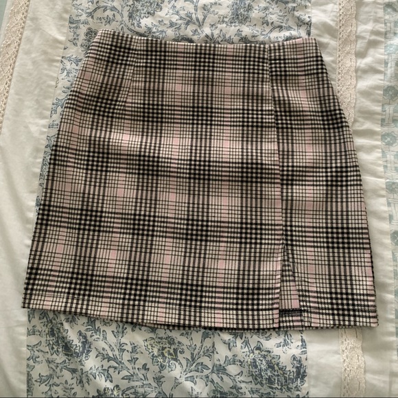 wild fable Dresses & Skirts - Wild Fable Plaid Mini Skirt- Size 8 Runs Small
